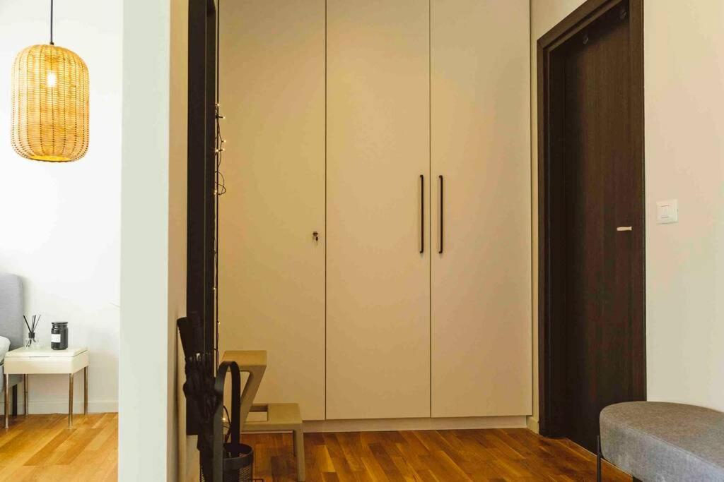 Vivando - Beautiful Studio B + Parking Bukarest Exterior foto
